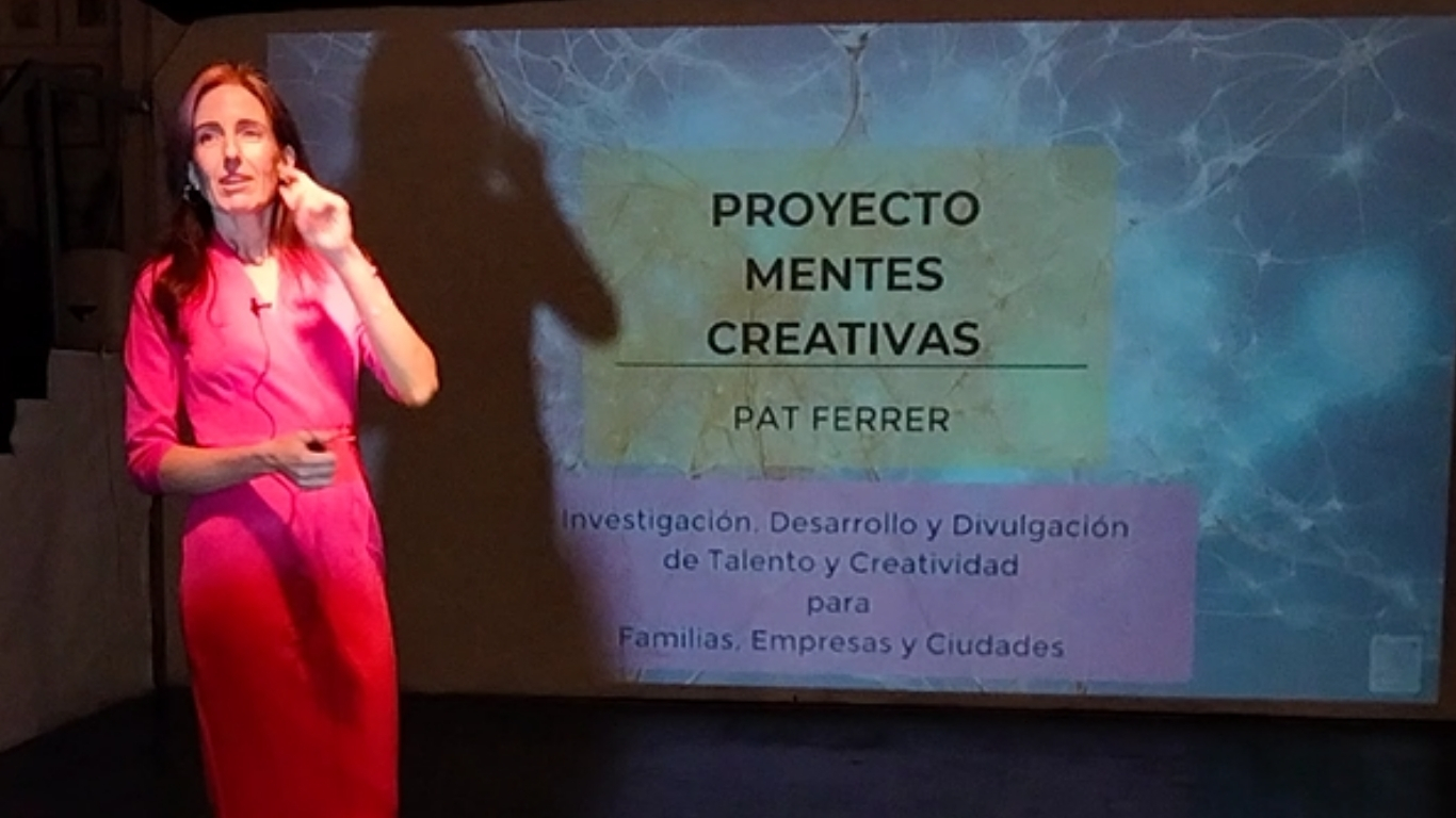 Inicio de la charla de inauguración.