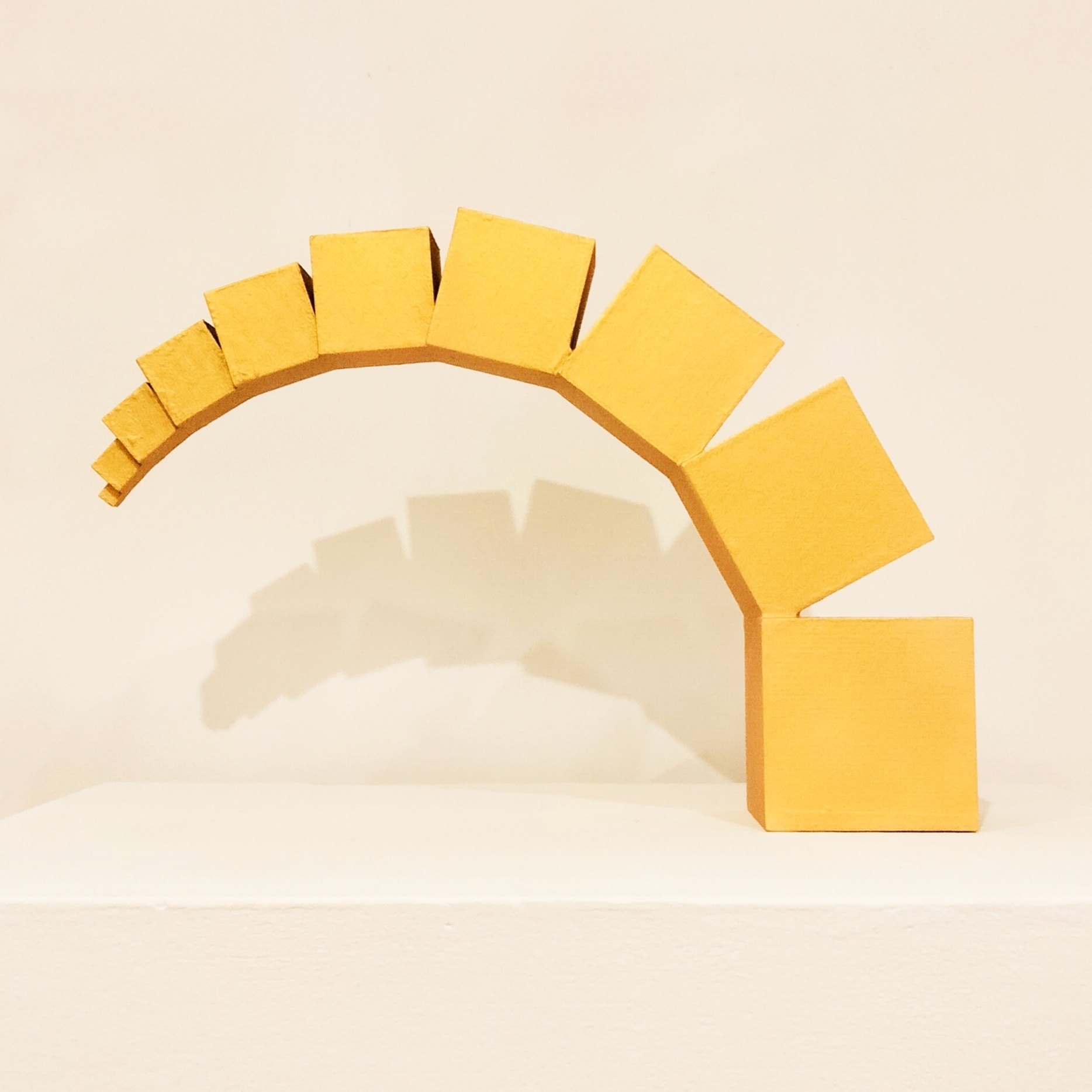 Siempre Oro, escultura de Pat Ferrer, 2024